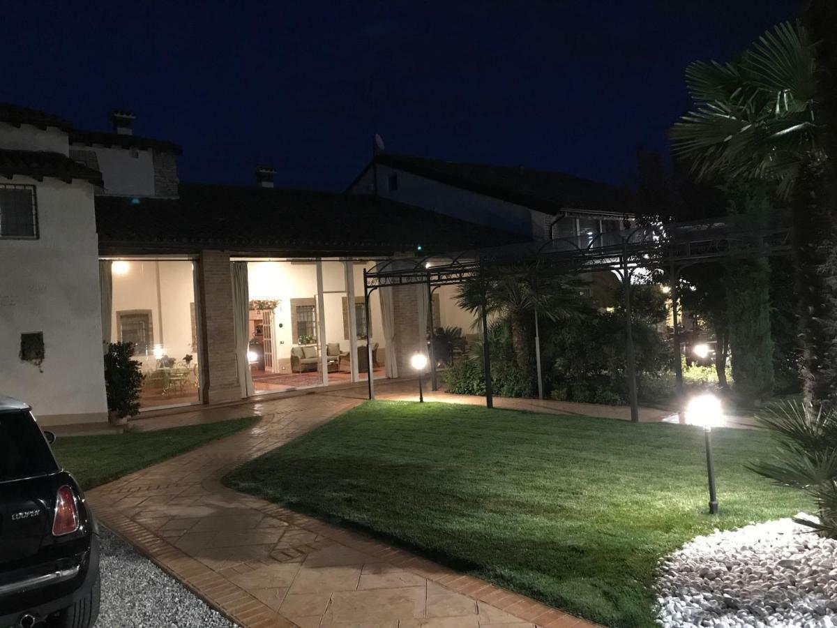 B&B Corte Delle Rose Castiglione Delle Stiviere Luaran gambar